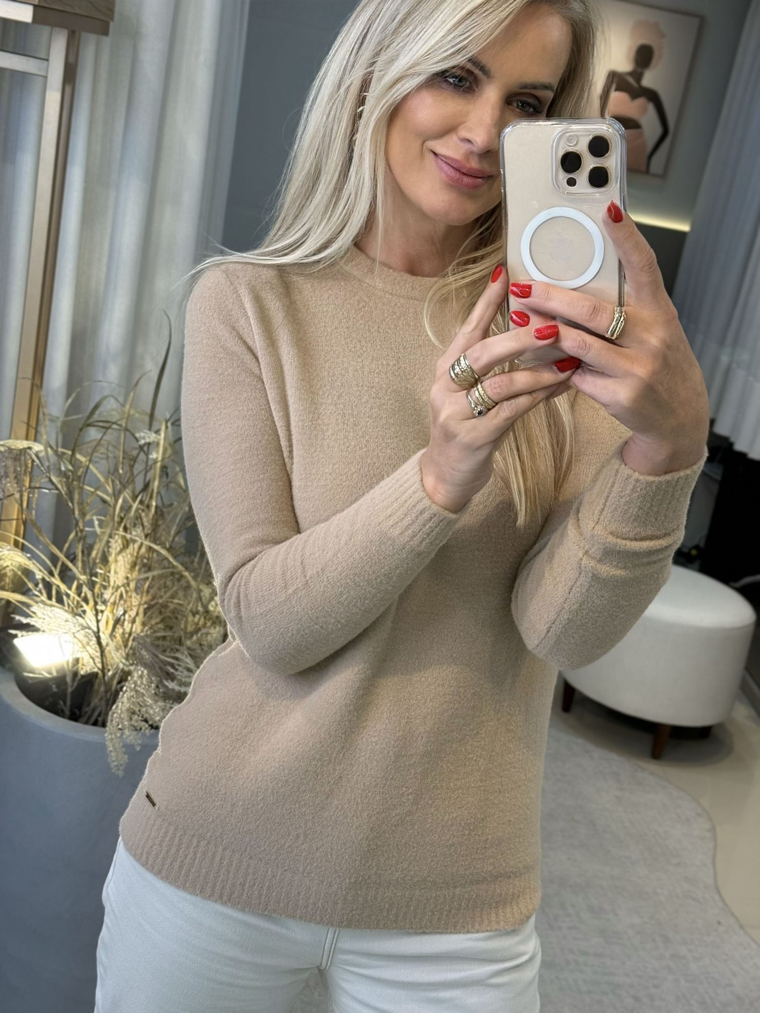 Blusa Com Decote Redondo Fio Pluma Bege