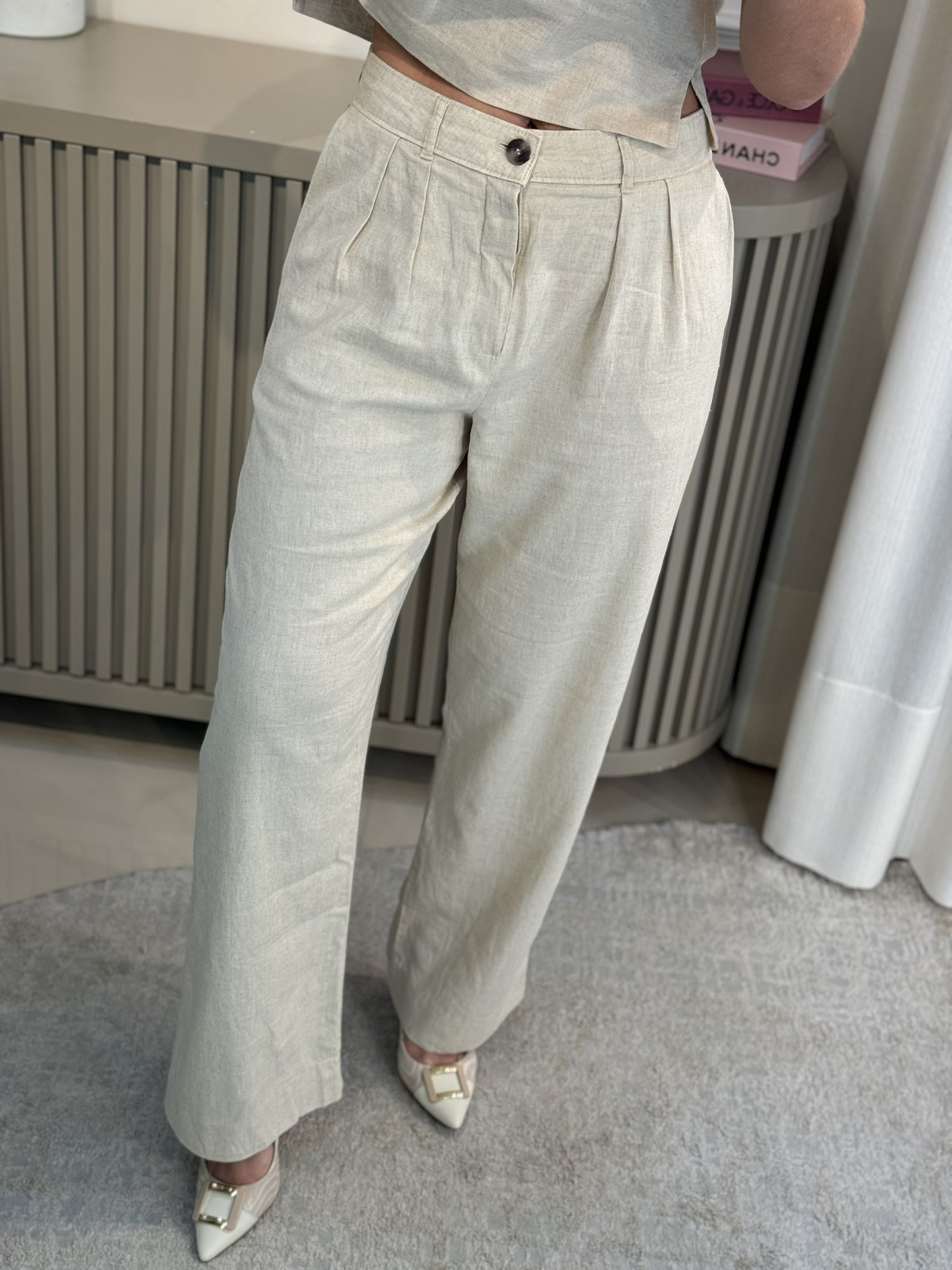 Calça Reta Em Linho Com Bolso Faca Bege 