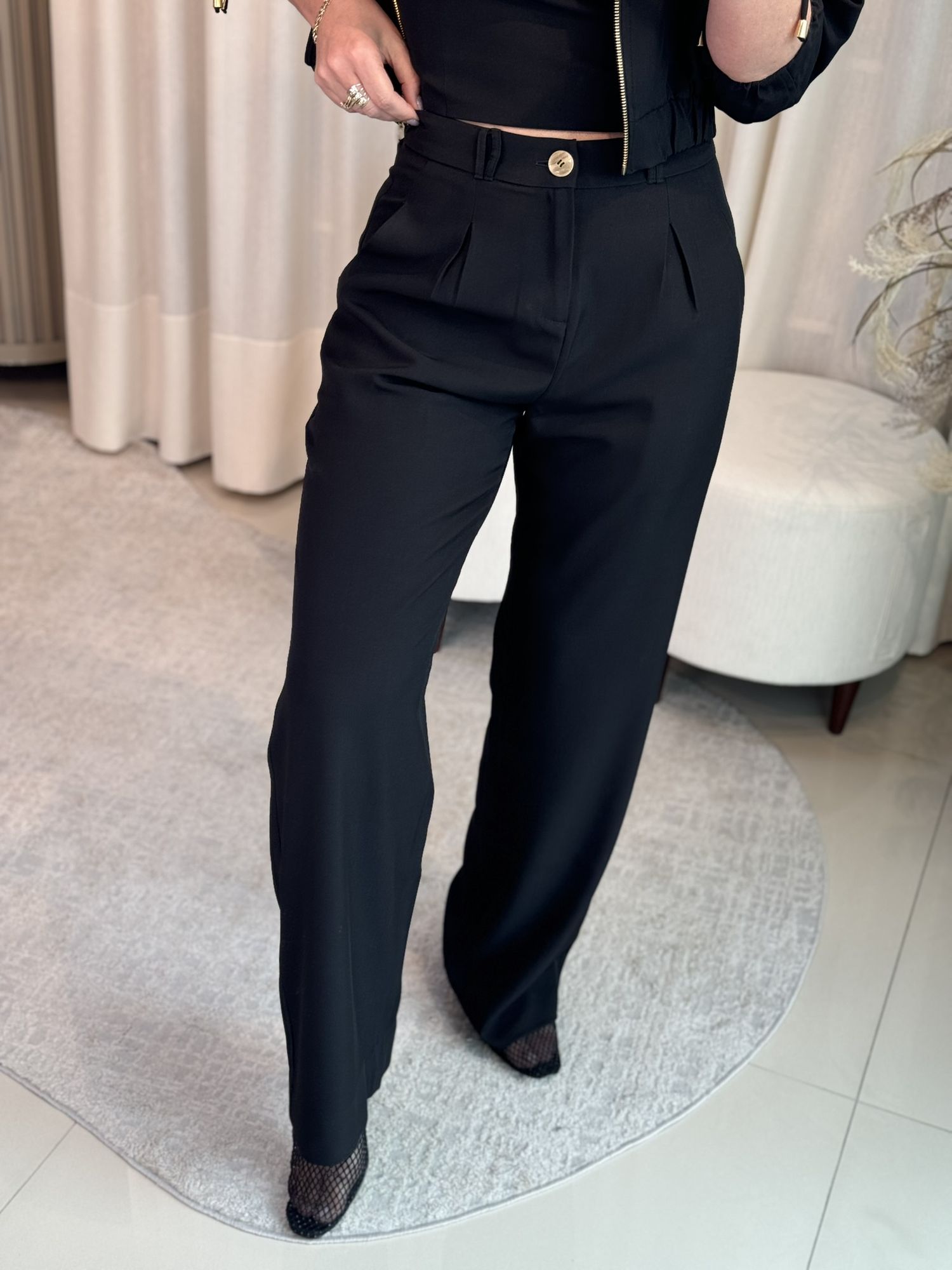 Calça Madri Pantalona Com Bolso Faca Preto