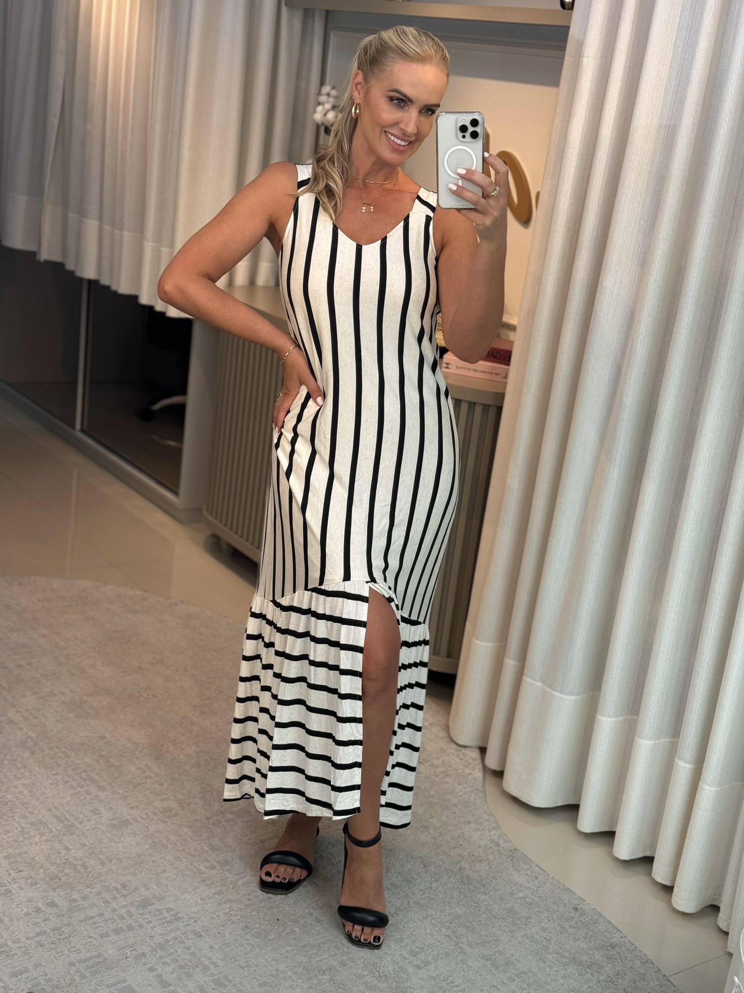 Vestido Icônica Listrado Com Decote V Bege Com Preto 
