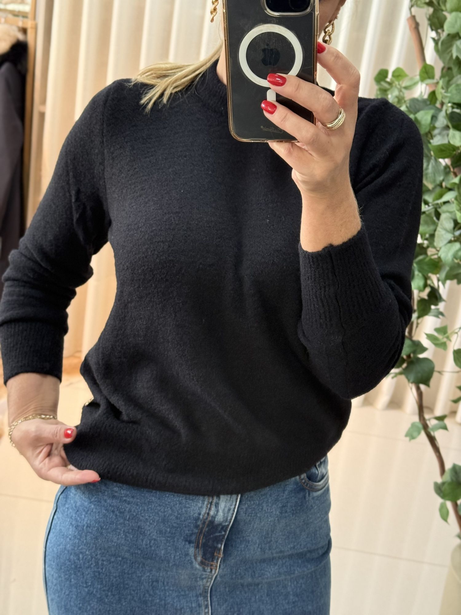 Blusa Biamar Em Fio Pluma Com Gola Redonda Preto 0706
