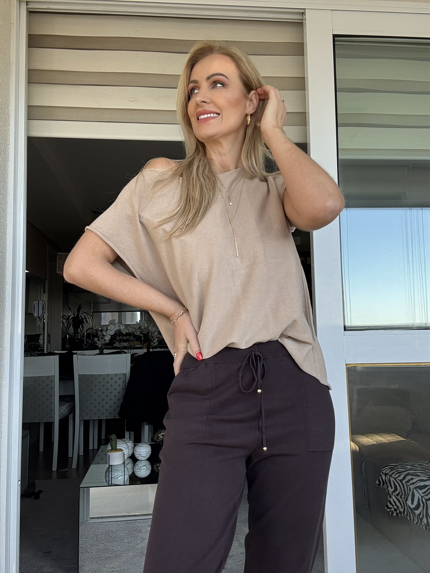 Blusa Ambicione Decote Redondo Reta Bege 1108