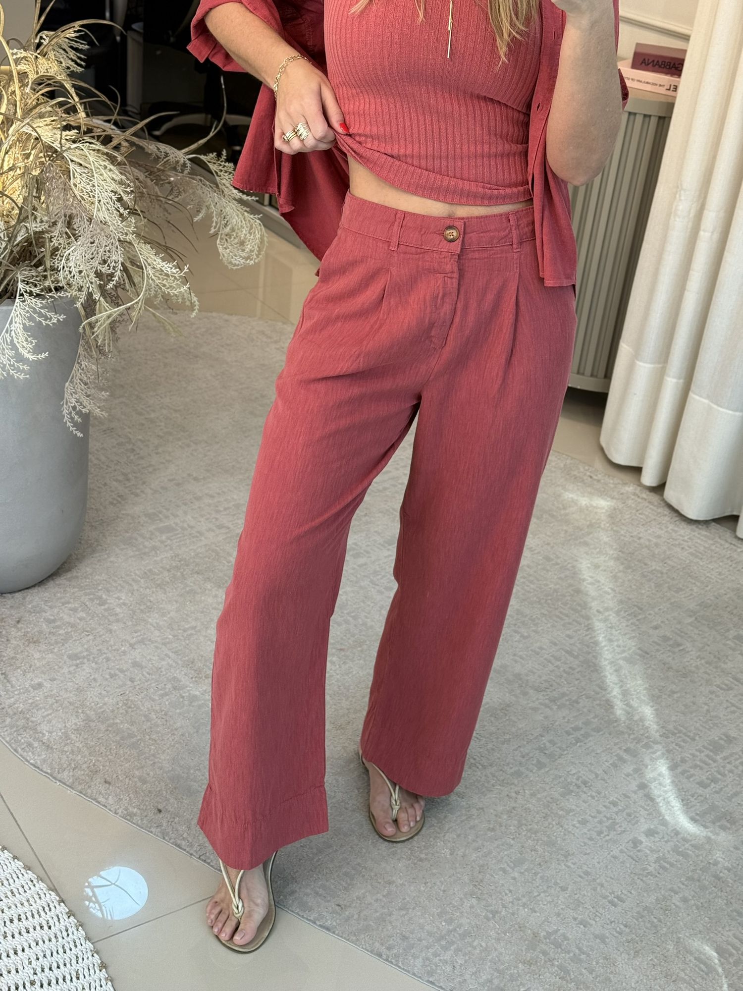 Calça Alfaiataria Com Bolsos Goiaba 1208