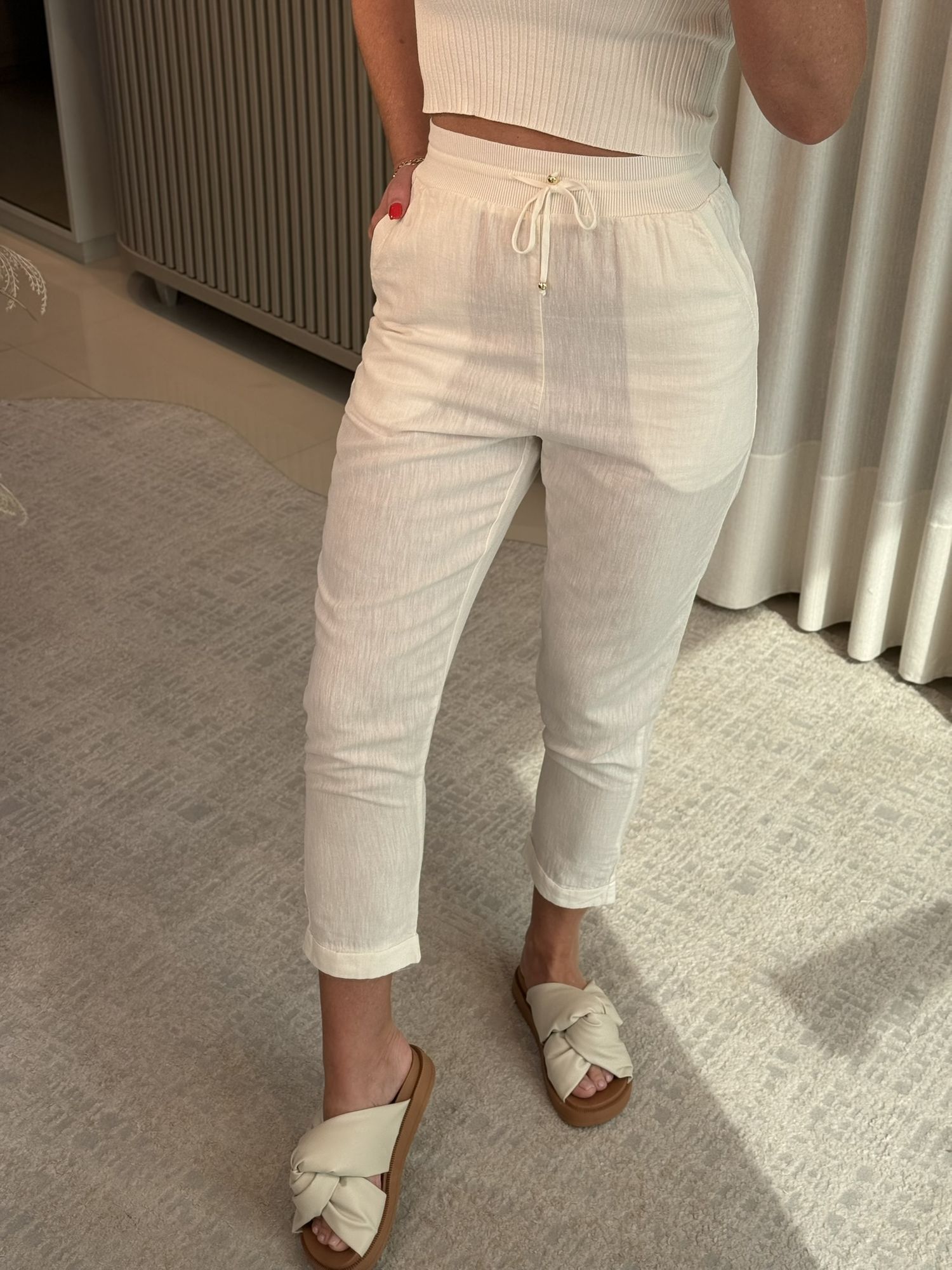 Calça Ambicione Com Barra Italiana Off White 1908