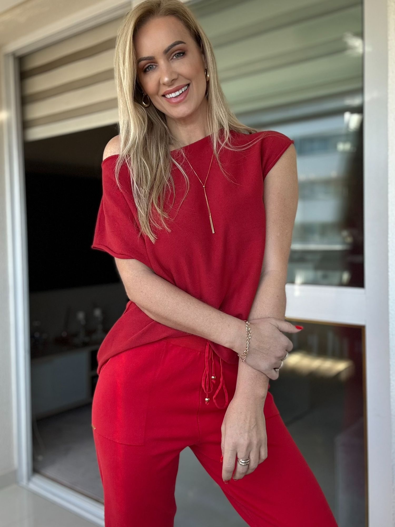 Blusa Ambicione Decote Redondo Reta Vermelho 1108