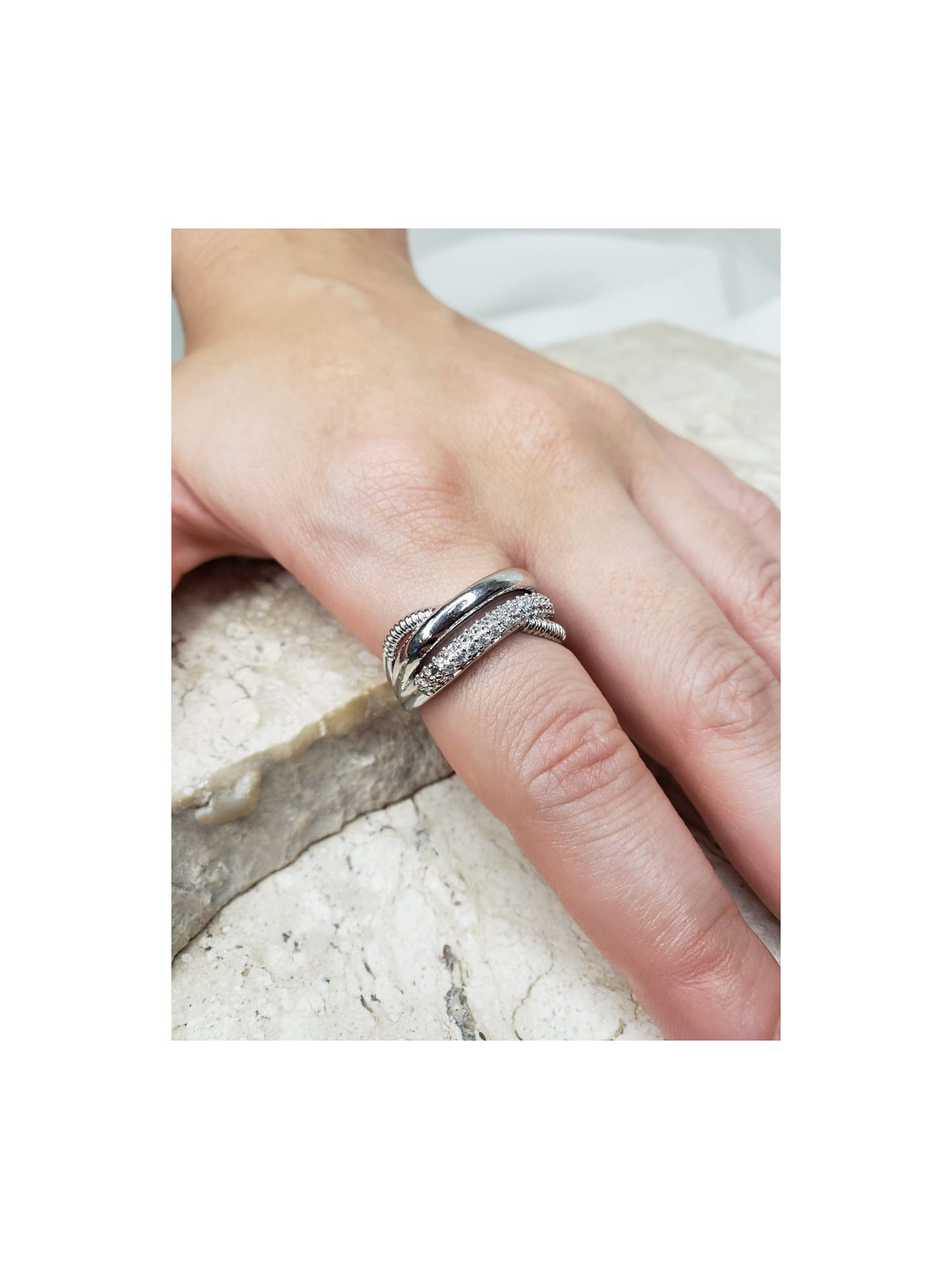 Anel ondas cravejado prata - MISS MODA BIJU