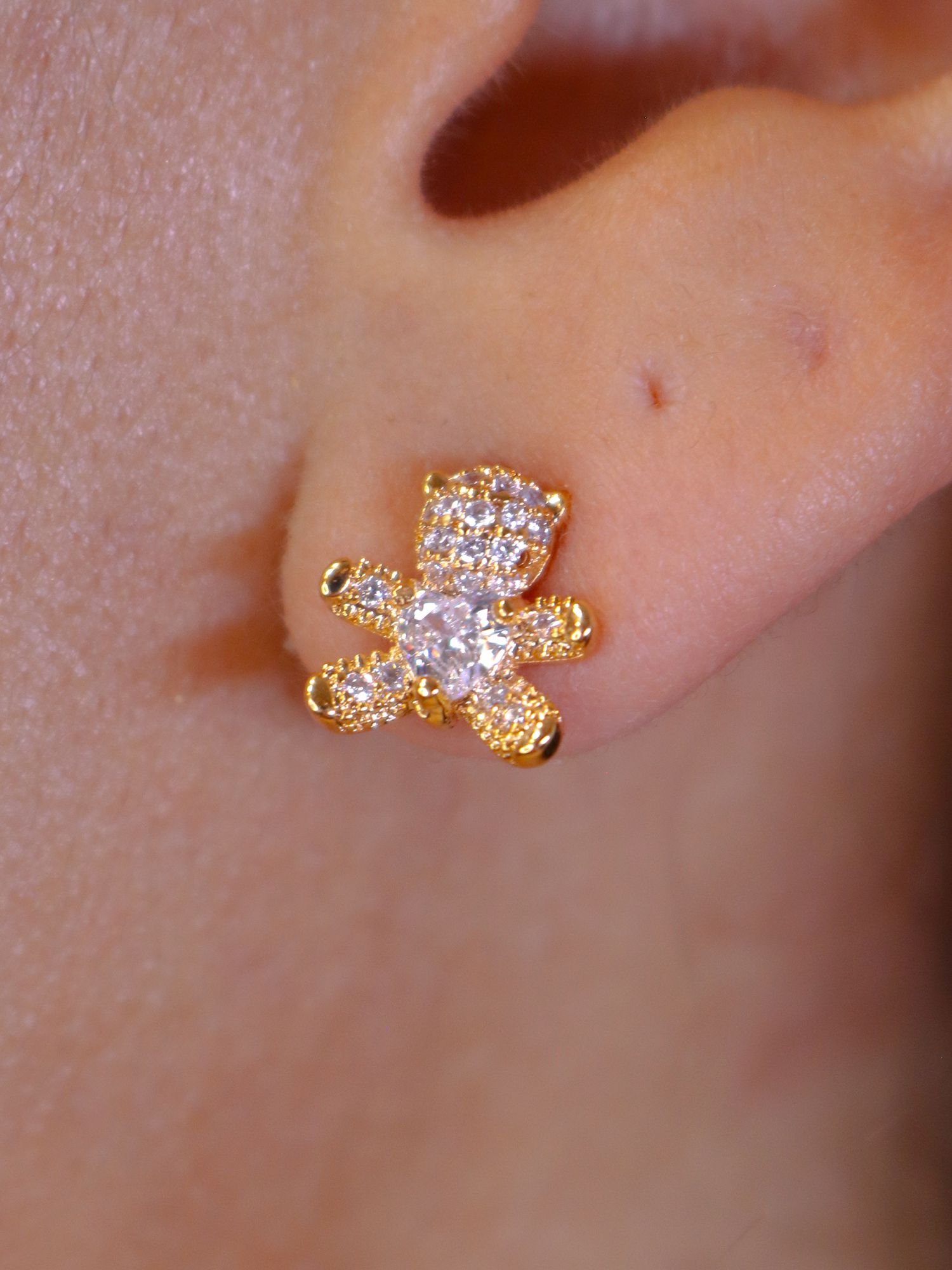 Brinco trevo cravejado com pérola - MISS MODA BIJU