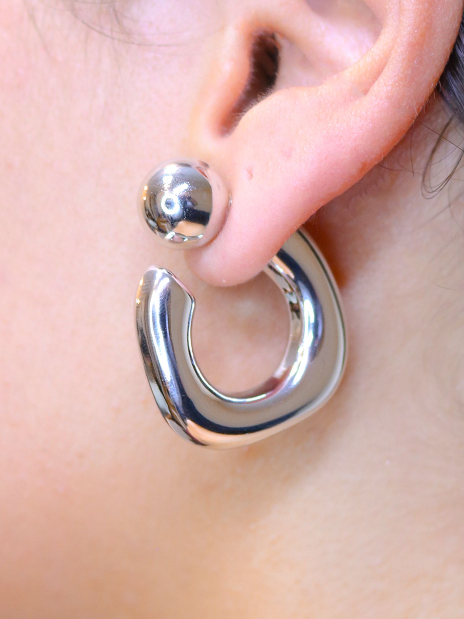 Argola quadrada esfera - MISS MODA BIJU