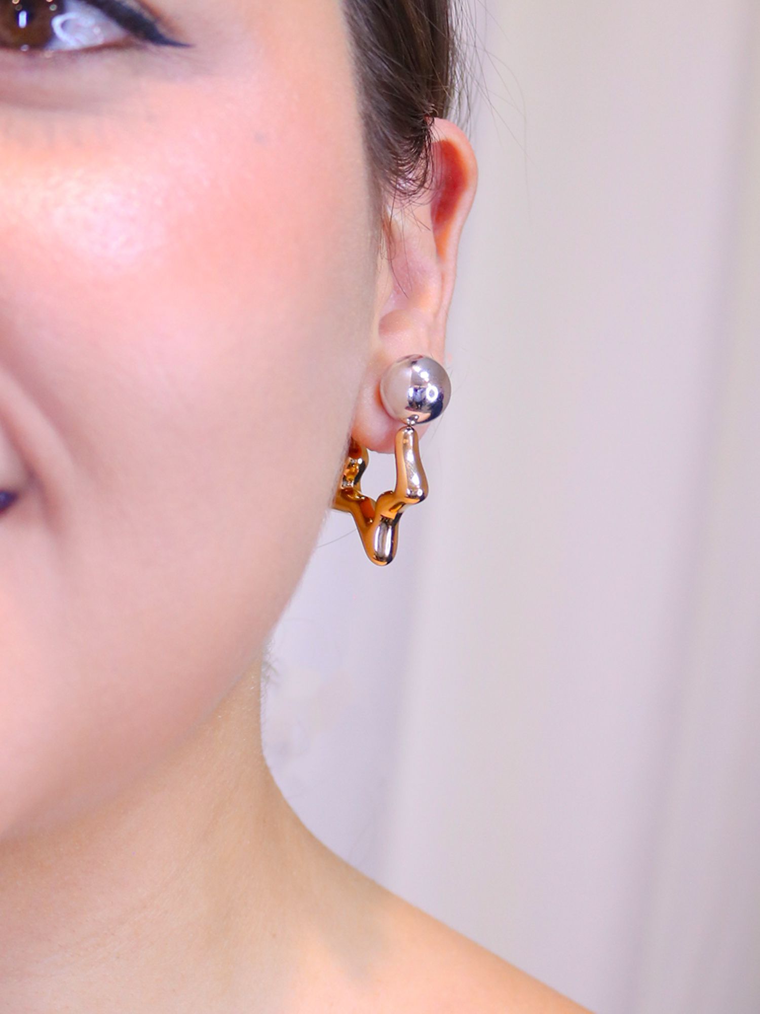 Argola estrela esfera - MISS MODA BIJU