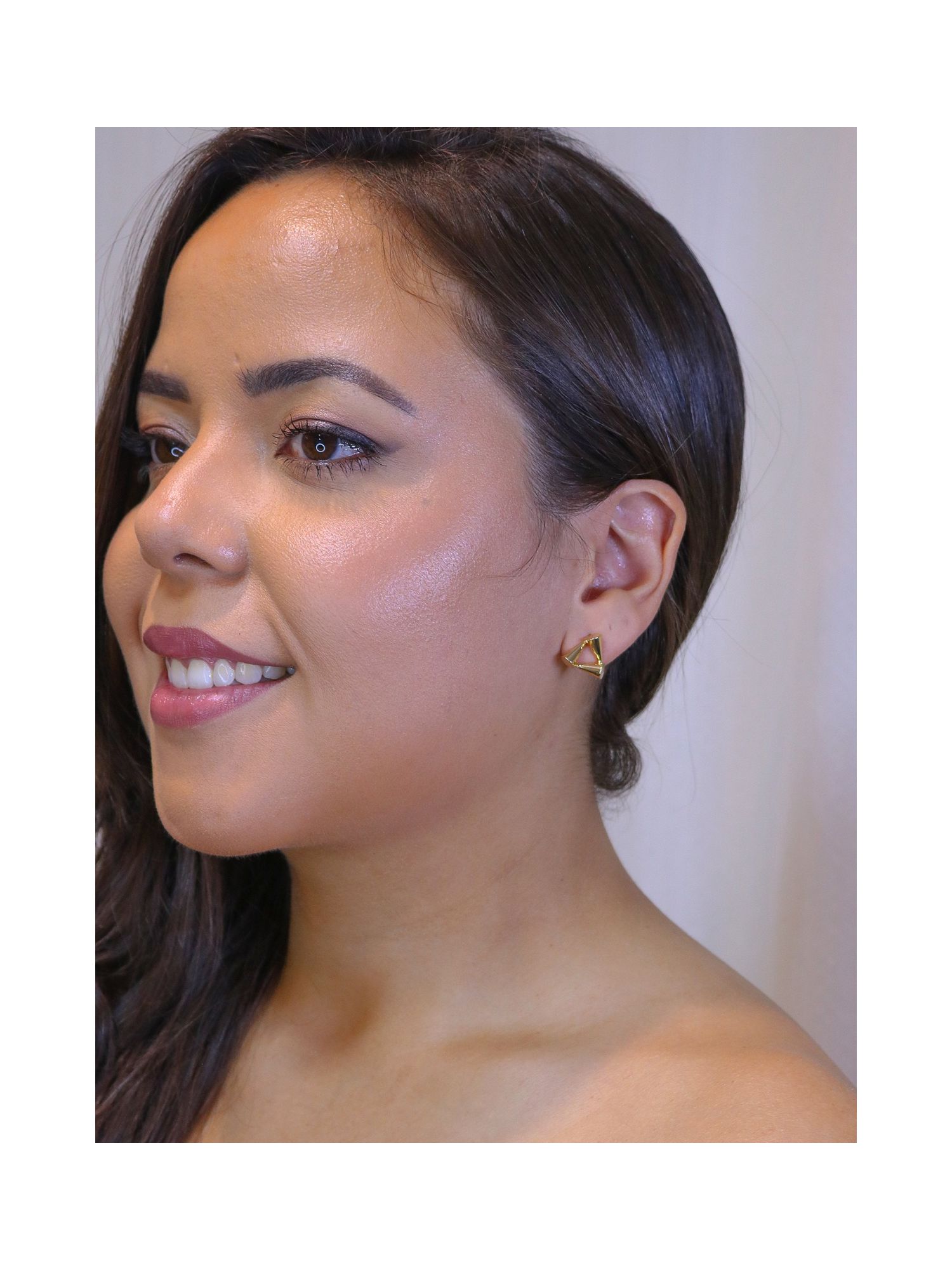 Brinco triângulo vazado - MISS MODA BIJU