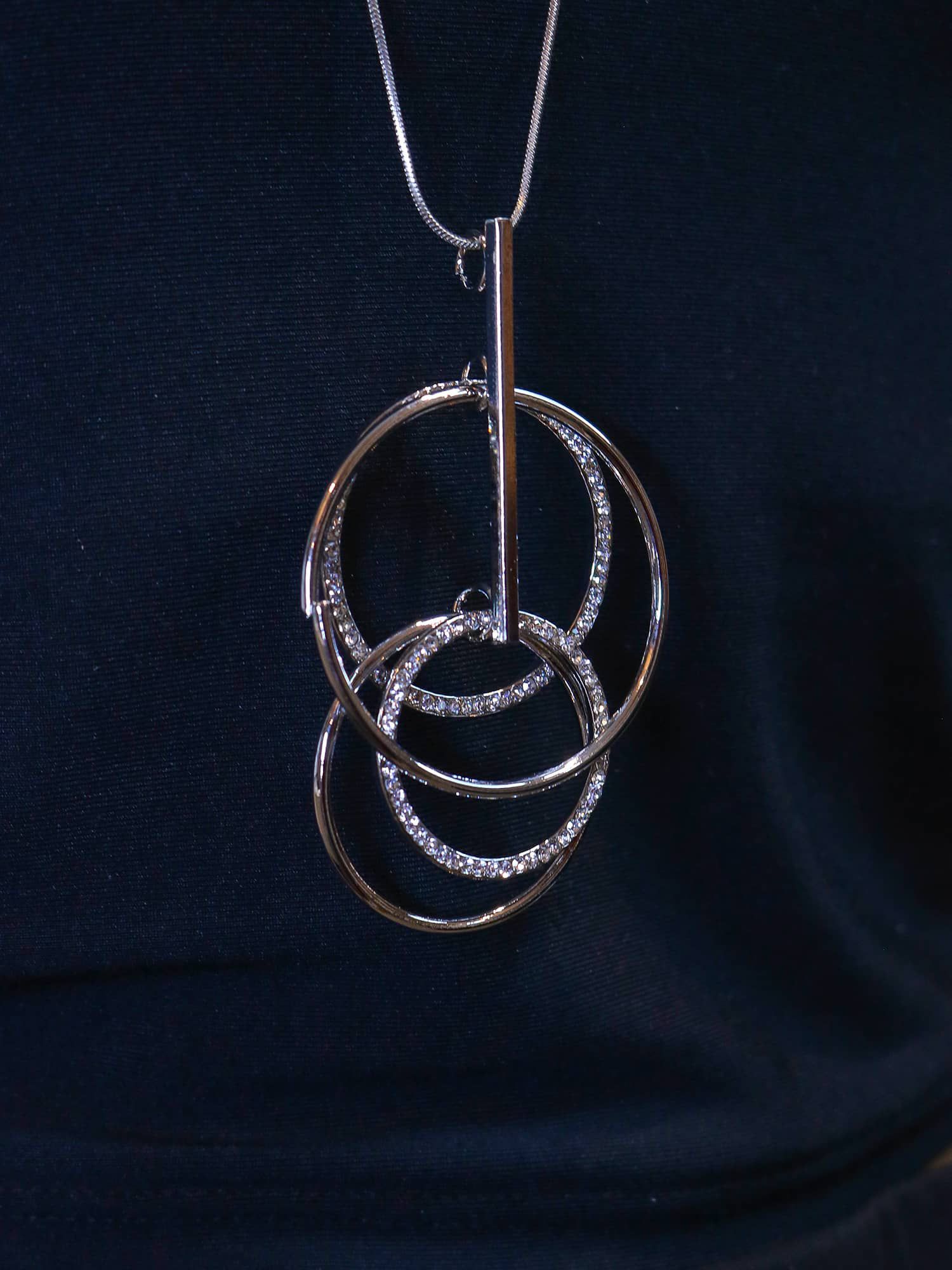 Colar duplo círculo com strass - MISS MODA BIJU