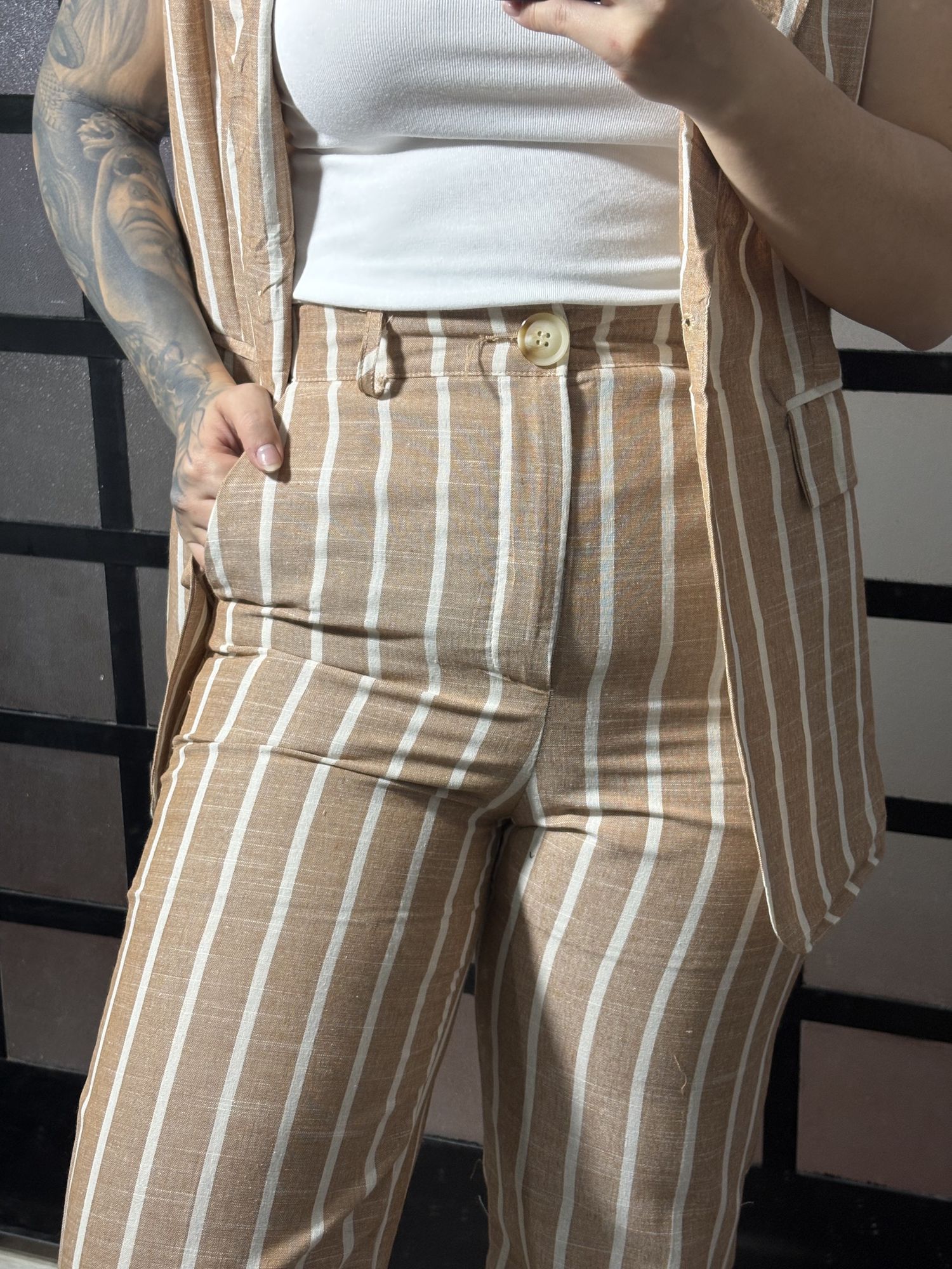 Calca pantalona listrada Monica 1036 - Caramelo