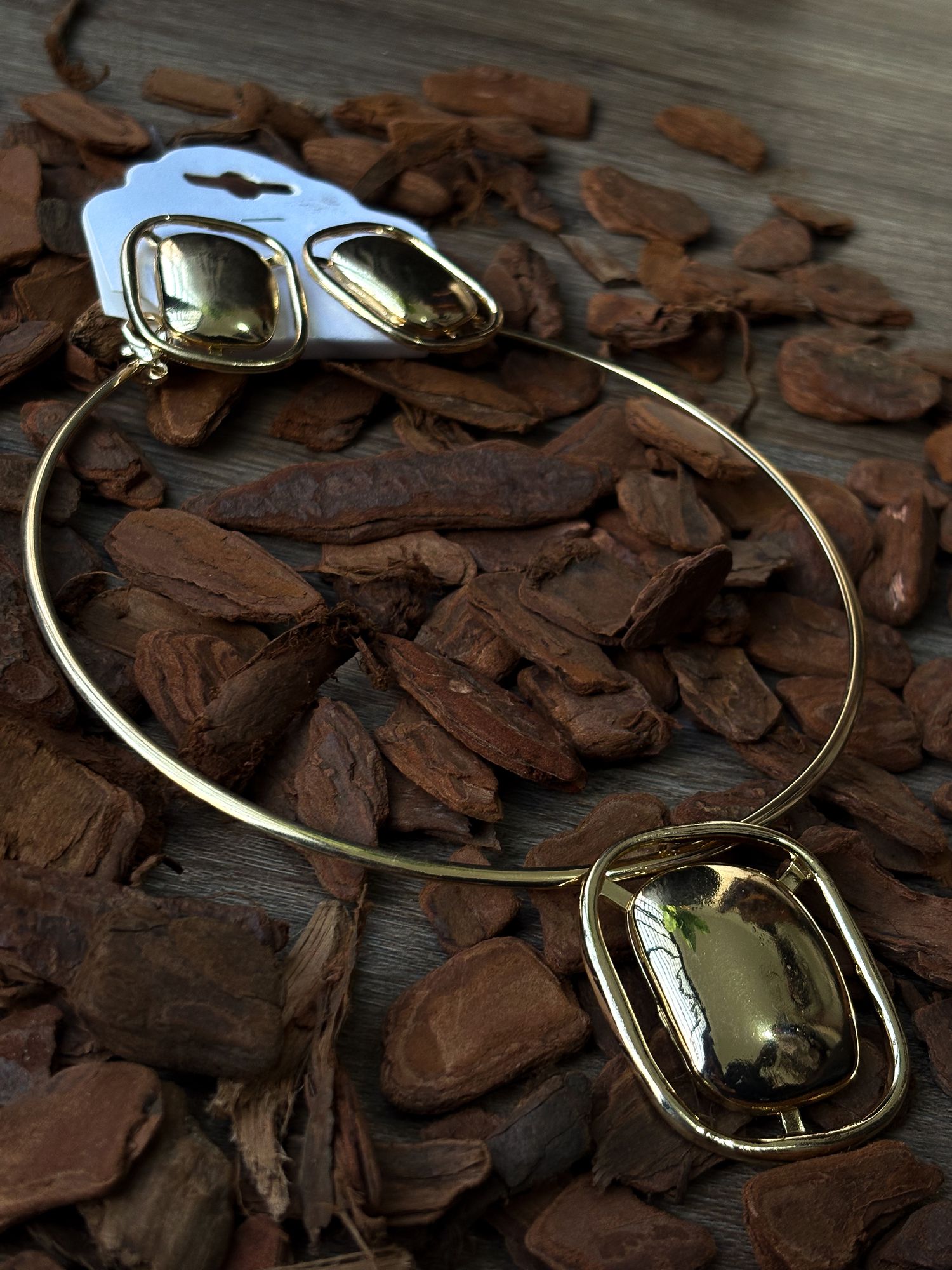 Conjunto colar dourado retangular