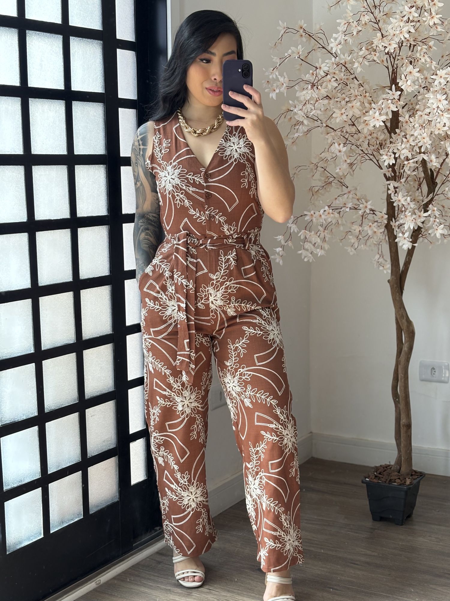 Macacão Bordado Giula 9516 - Marrom C038