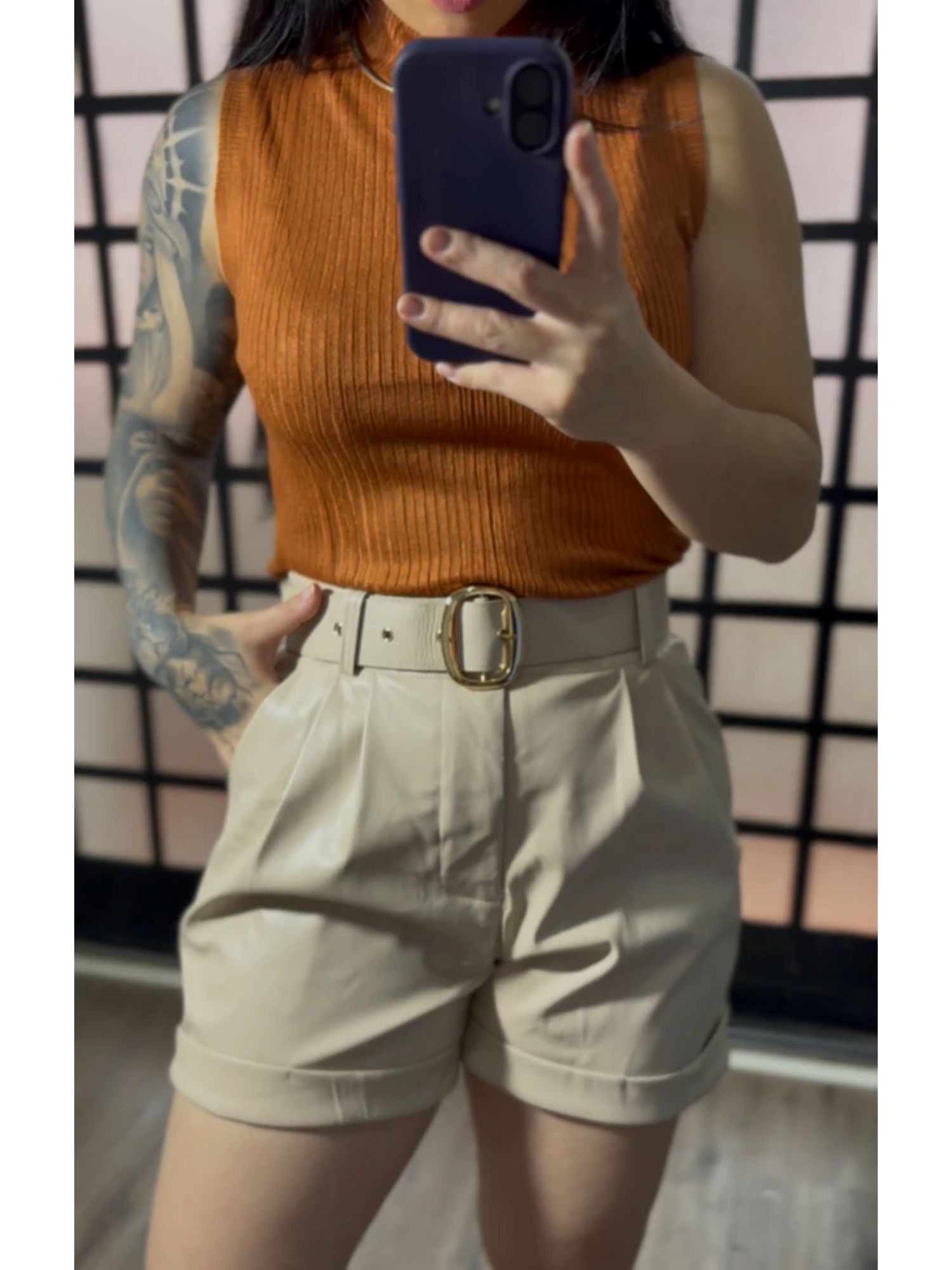 Shorts couro com cinto Jessy 2173 - Bege