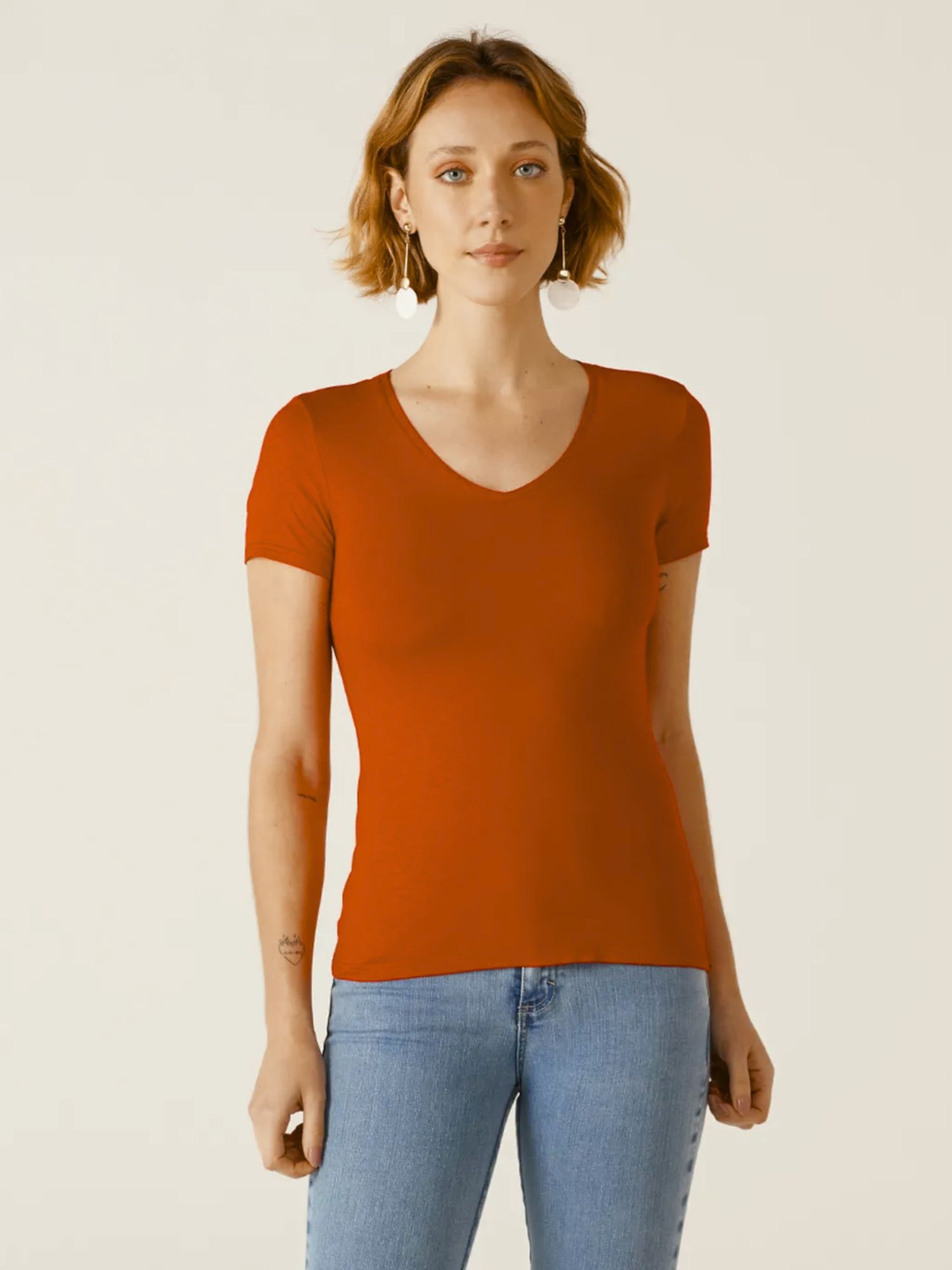 Blusa Básica Feminina Decote V Em Viscose Stretch Terracota