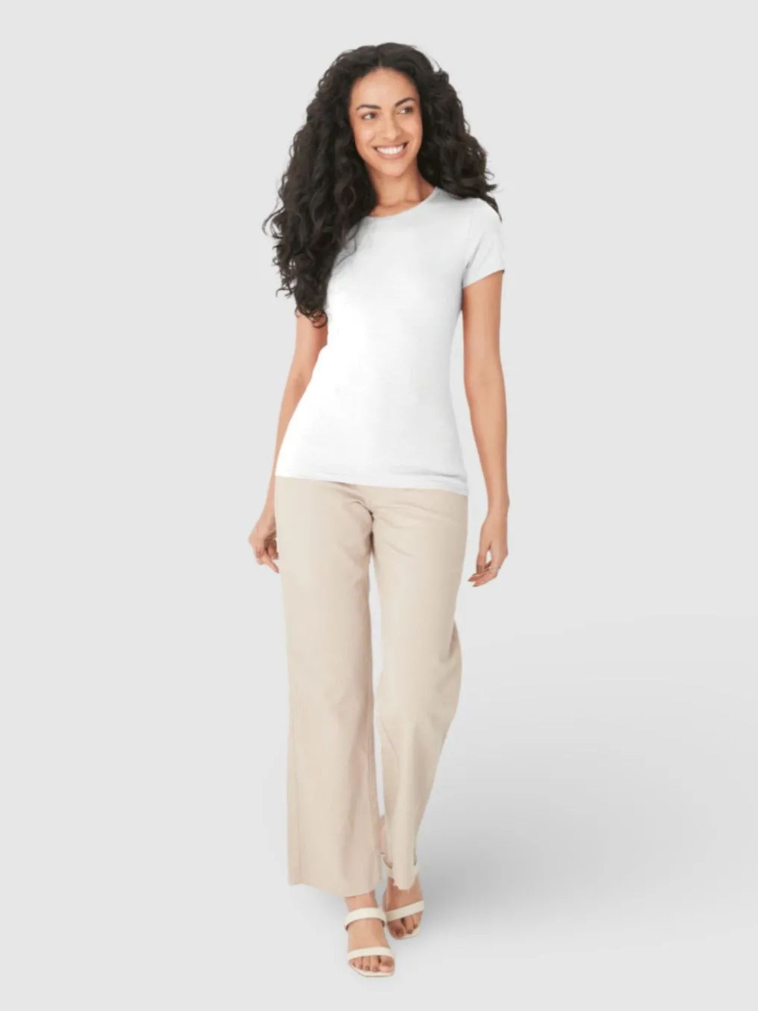 Blusa Básica Feminina Decote Redondo Em Algodão Branco