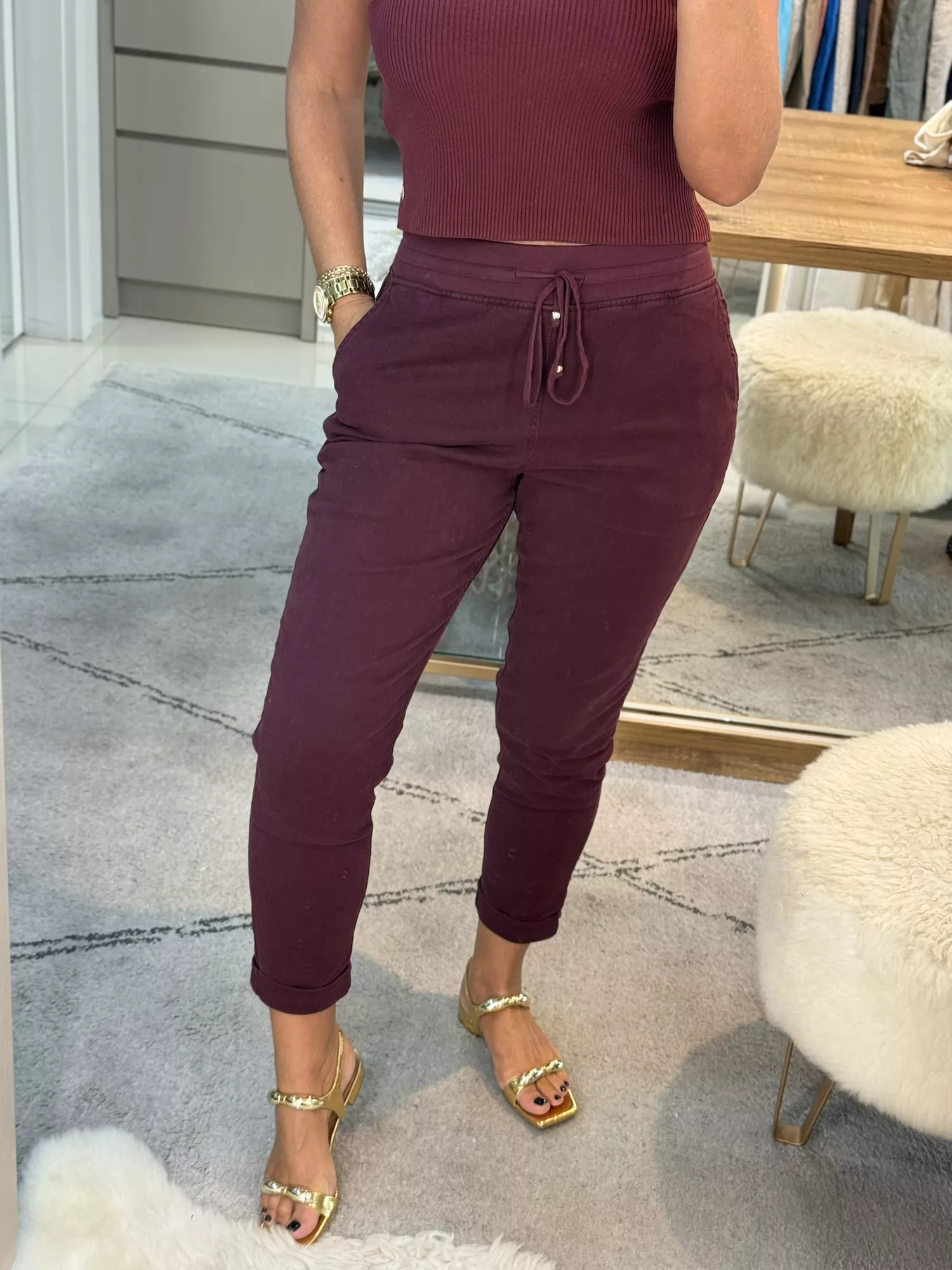 Calça De Sarja Com Cordão Bordo