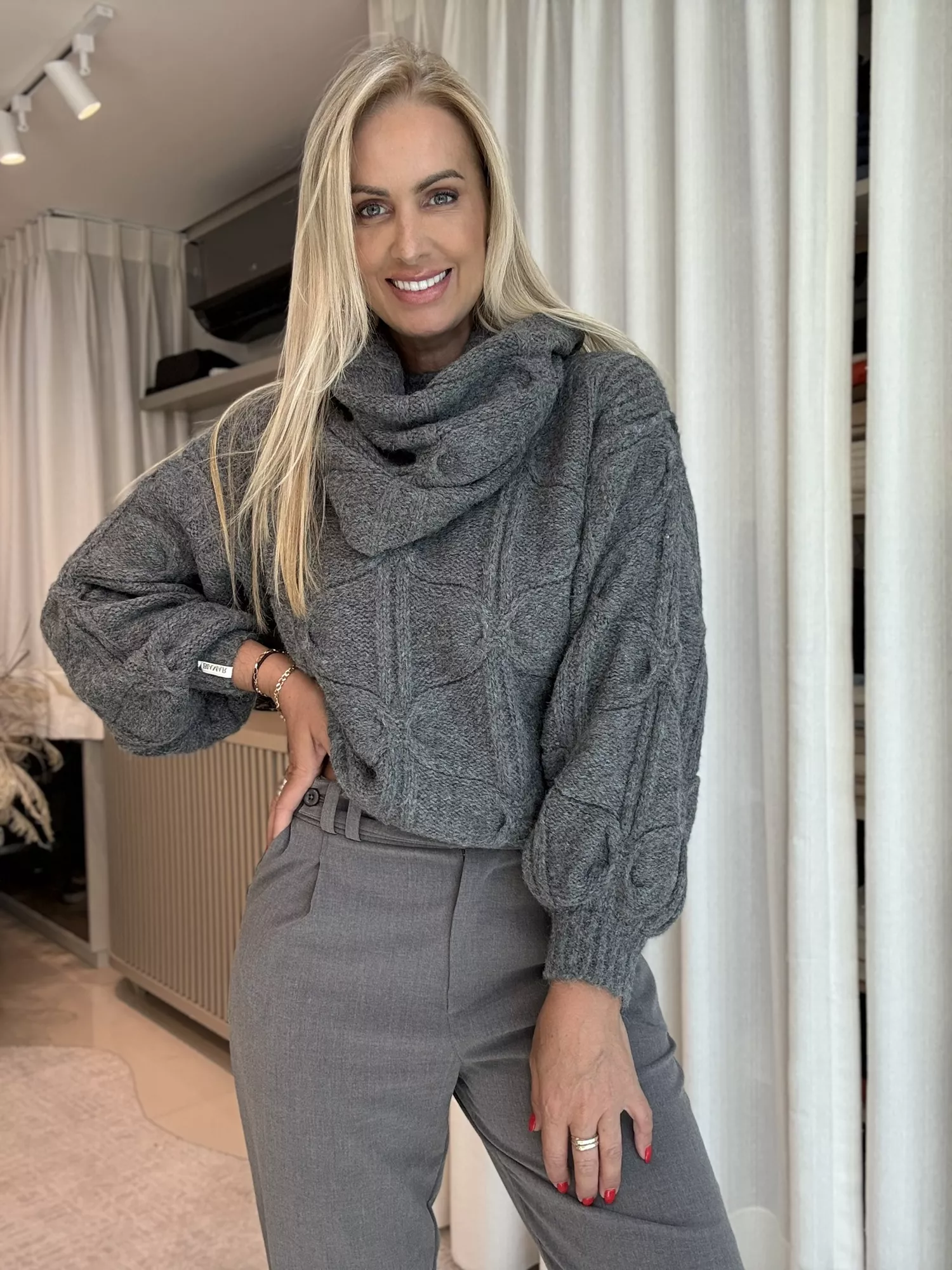 Blusa Biamar Com Gola Removível Cinza