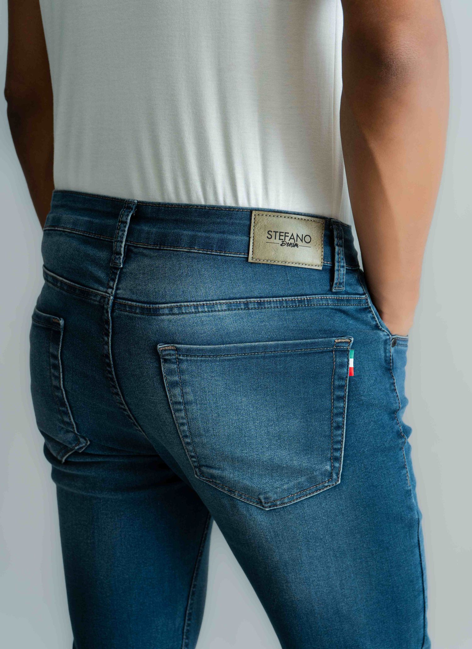 Calça Jeans Stefano Capelas Azul Escuro
