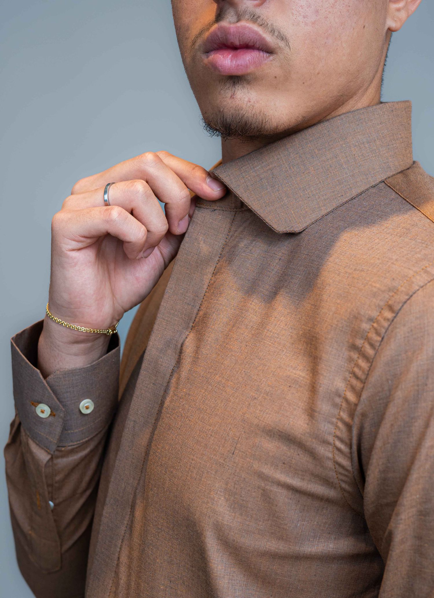 Camisa Gola Sextavada Stefano Marrom Terracota