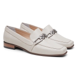 Sapato Social Feminino em Couro com fivela cor off white