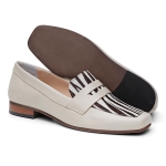 Sapato Social Feminino em Couro com estampa cor Off White