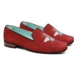 Sapatilha Feminina em Couro Camurça com bordado de Abelha Cor Vermelho