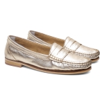 Mocassim Feminino Clássico em Couro Dourado