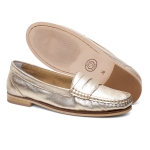 Mocassim Feminino Clássico em Couro Dourado