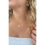 Colar Letra em Madrepérola