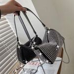 Bolsa cravejada