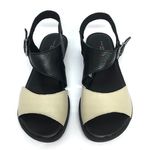 Sandália Rasteira Meg - Off White e Preto