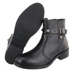 Bota Ash Couro Cano Curto Enfeite Spike Preto