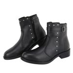 Bota Parker Couro Cano Curto Detalhe Metal Preto