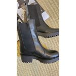 Bota Curitiba Elástico Couro Cano Médio Preto