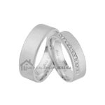 Aliança Em Ouro Branco 18k Com Diamantes