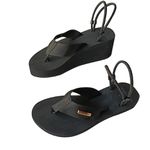 Chinelo para dismetria compensação de altura, com calcanheira pode ser fabricado com a tira a sua escolha.