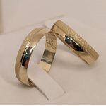 Aliança Ouro 18k 4mm com Canaleta Lisa e Diamantada 