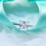 Anel Solitario em Prata 925 com Zirconia Quadrada 