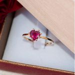ANEL SOLITÁRIO NOIVADO OURO 18K - MODELO RUBI LOVE 