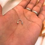 Pircing em Prata - Modelo Feradura com 1 Pedra 