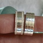 Aliança prata quadrada anatômica com 8mm Feminina com duas canaletas cravejadas toda polida Masculina com duas canaletas toda polida