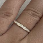 Aliança quadrada anatômica com 2mm Feminina toda cravejada Masculina canaleta lisa polida 