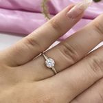 Anel Solitario em Prata COM 2 PEDRAS DE ZIRCONIA PEQUENA E 1 GRANDE