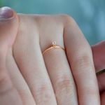 ANEL SOLITÁRIO DE NOIVADO OURO 18K DELICADO POLIANA