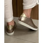 TÊNIS ETC. EM COURO PRATA COM CADARÇO EM ELÁSTICO E DETALHE TRASEIRO DOURADO