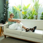 SANDÁLIA ANATÔMICA EM COURO LEGÍTIMO DOCTOR PÉ - 19080 PRETO/MARFIM/LINHAÇA