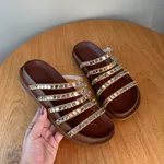 Papete Feminina Saltonela Caramelo com Tiras em Pedraria Dourada