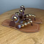 Rasteirinha Feminina A.B Marrom com Aplicações Metalizadas